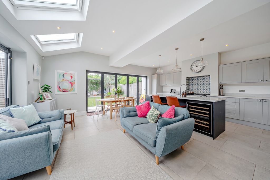 Property photo 1 of 17 1482950-23-6A4395...