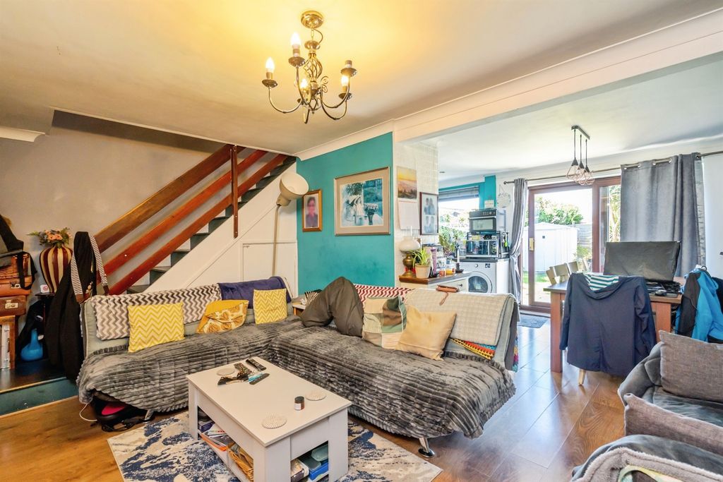 Property photo 3 of 12