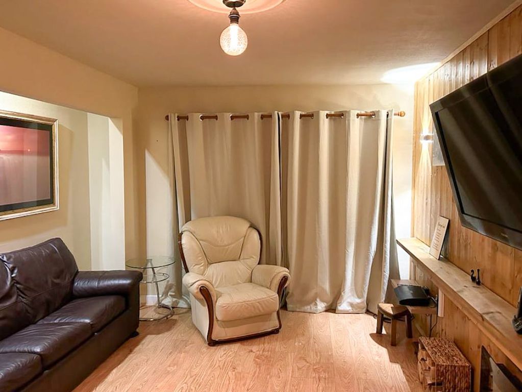 Property photo 3 of 10