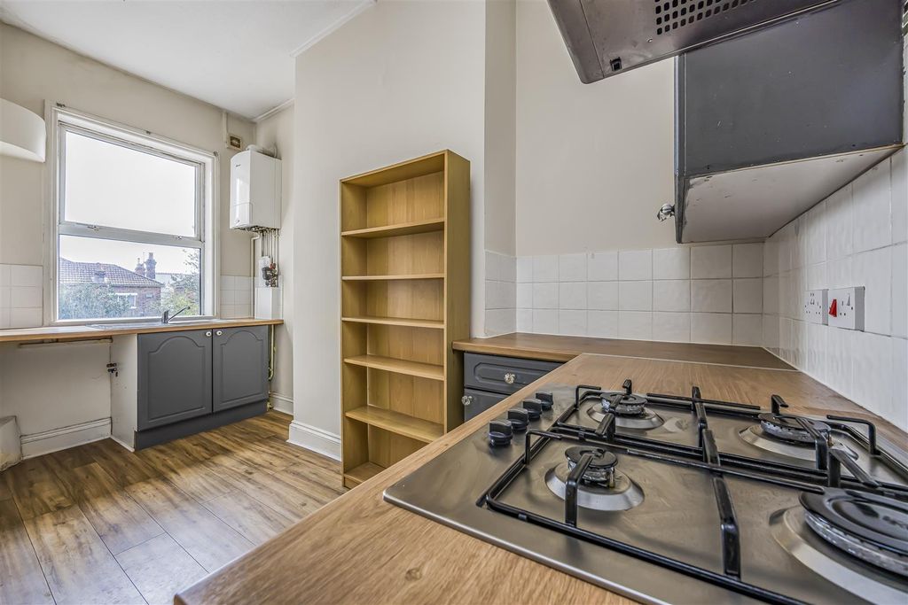 Property photo 2 of 8 Flat 7, 29-31 Festing Road, Southsea-Porticomarket