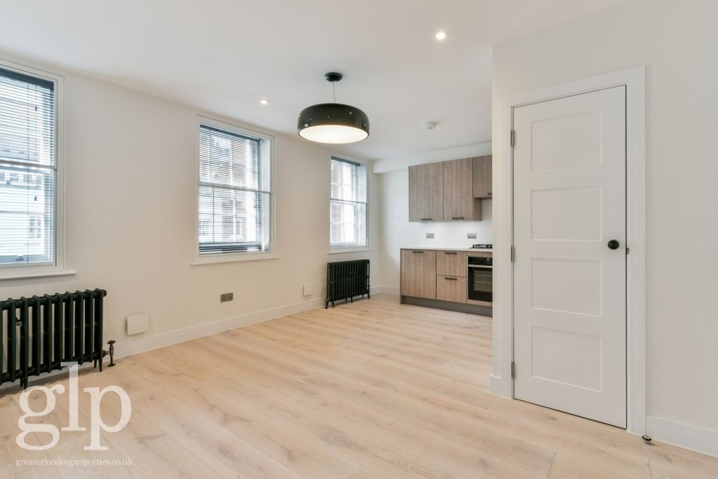 Property photo 2 of 9 959544