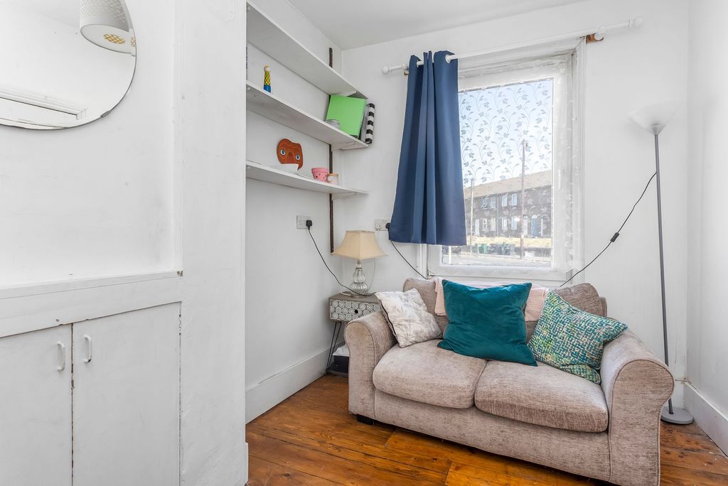 Property photo 2 of 18