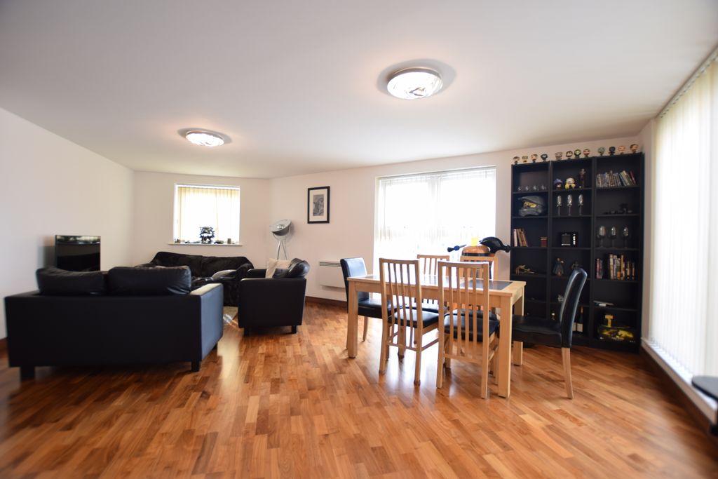 Property photo 2 of 9