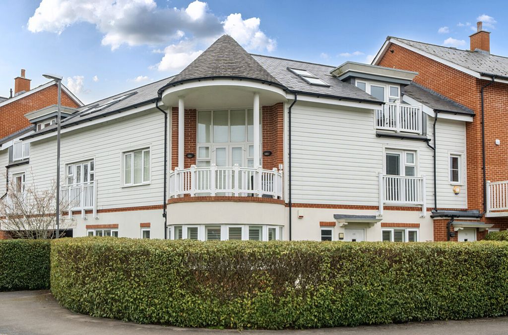 Property photo 1 of 20 1424101-1-69B2d15...