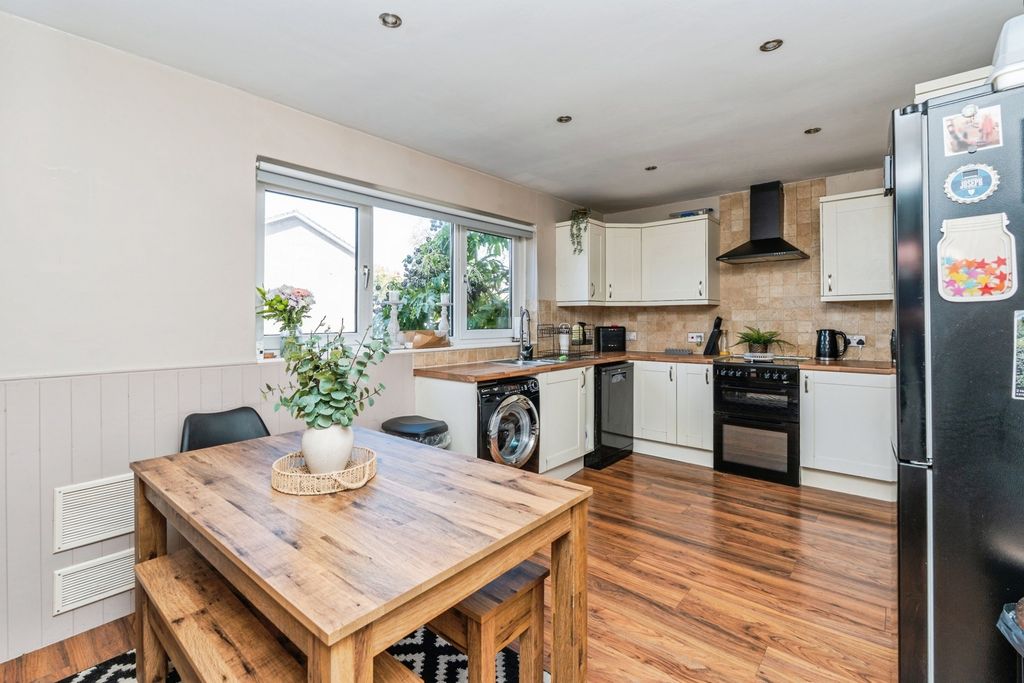 Property photo 3 of 19 Pbox-Img.Jpg