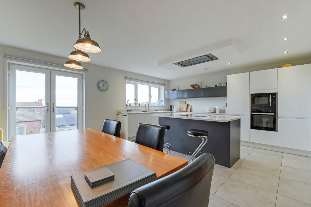 Property photo 3 of 34 Kitchen Dining Area