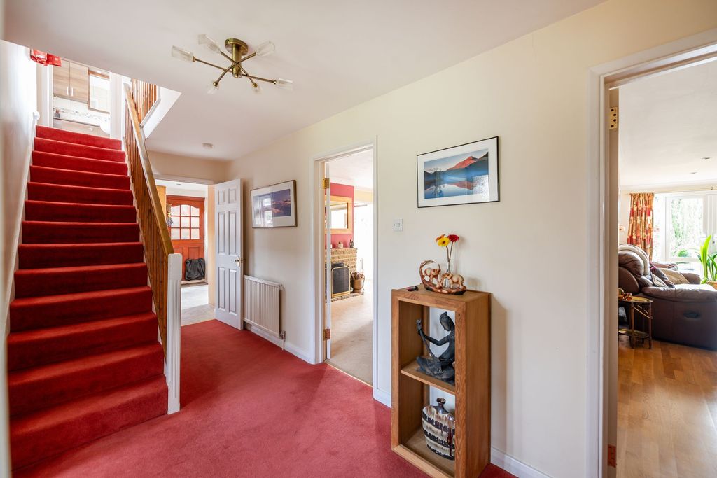 Property photo 3 of 32