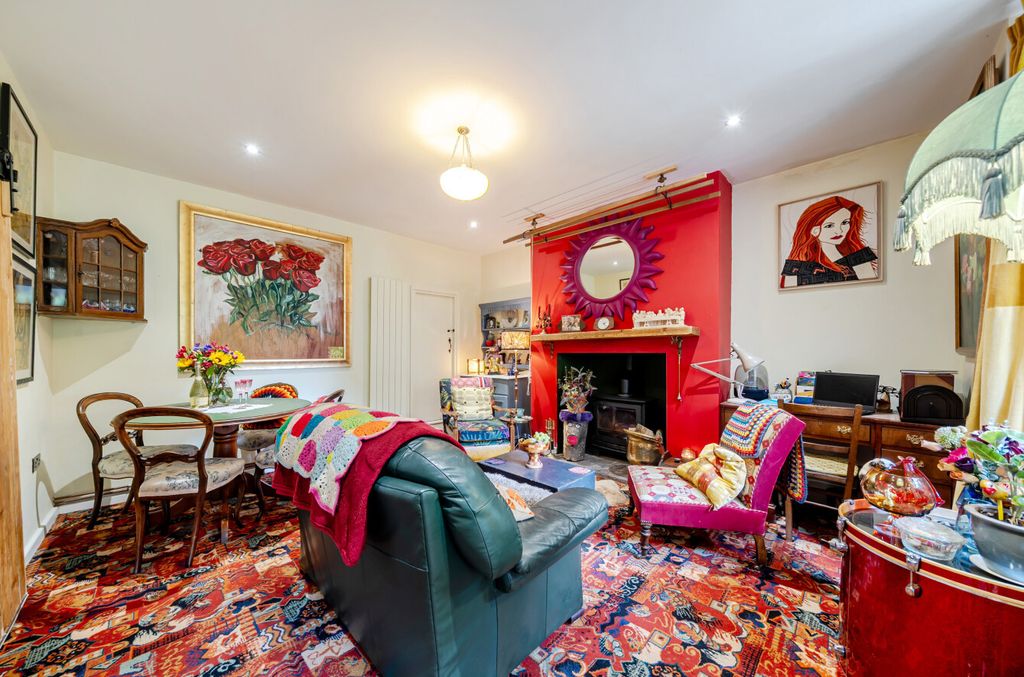 Property photo 2 of 18 1476952-7-6A2Abe6...