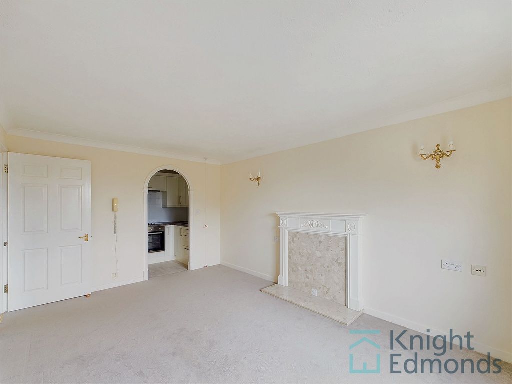 Property photo 2 of 8