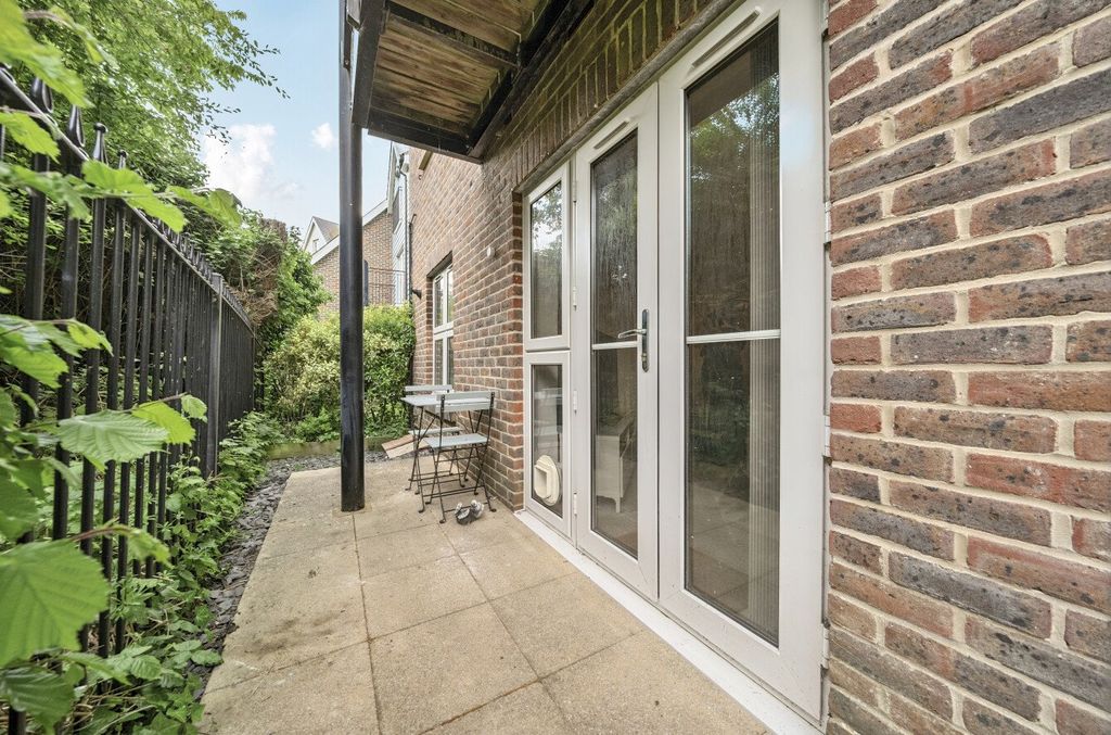 Property photo 2 of 10 9-681cd44Fc780d-1...