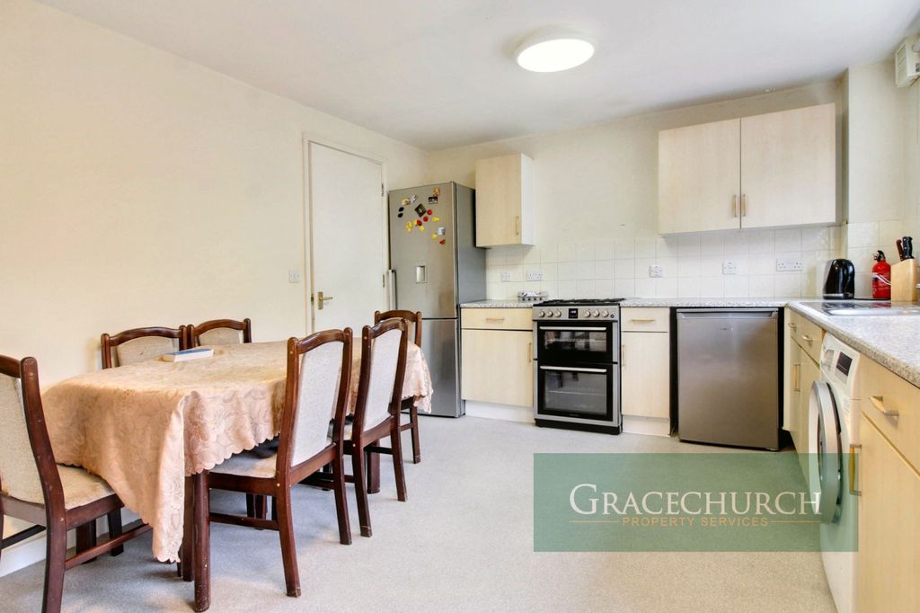 Property photo 3 of 6 Gallery