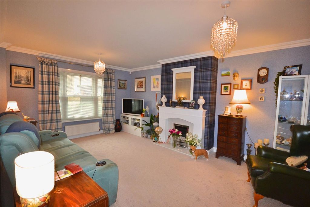 Property photo 2 of 19 0018.Png