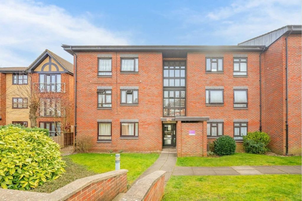 Property photo 1 of 13 Entrance