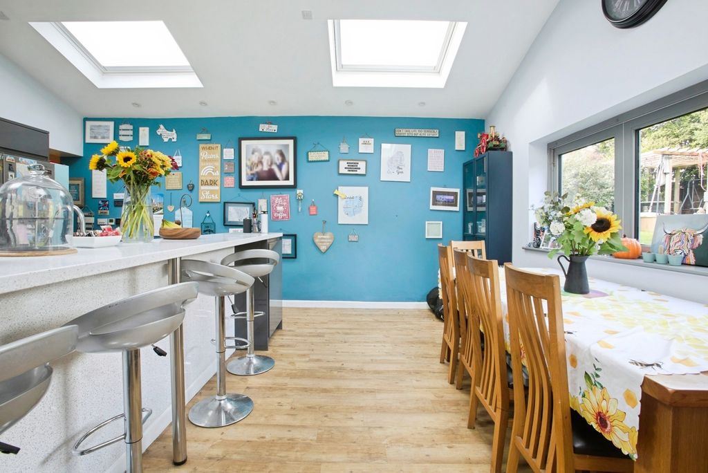 Property photo 2 of 16 Photo