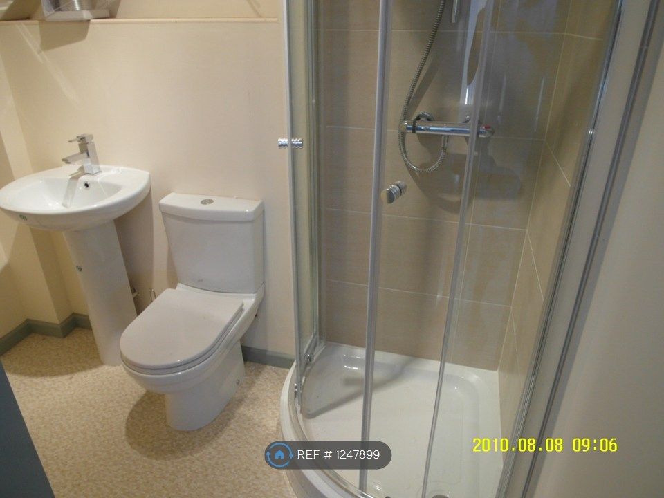 Property photo 2 of 13 Bathroom