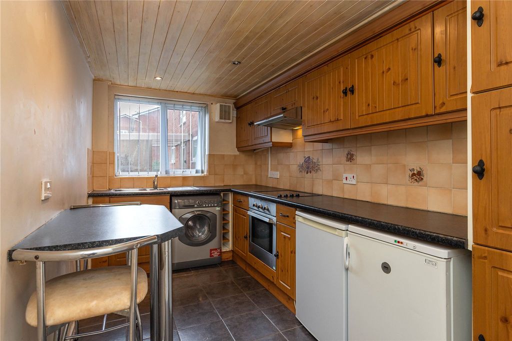 Property photo 3 of 7 Kitchen/Breakfast Rm