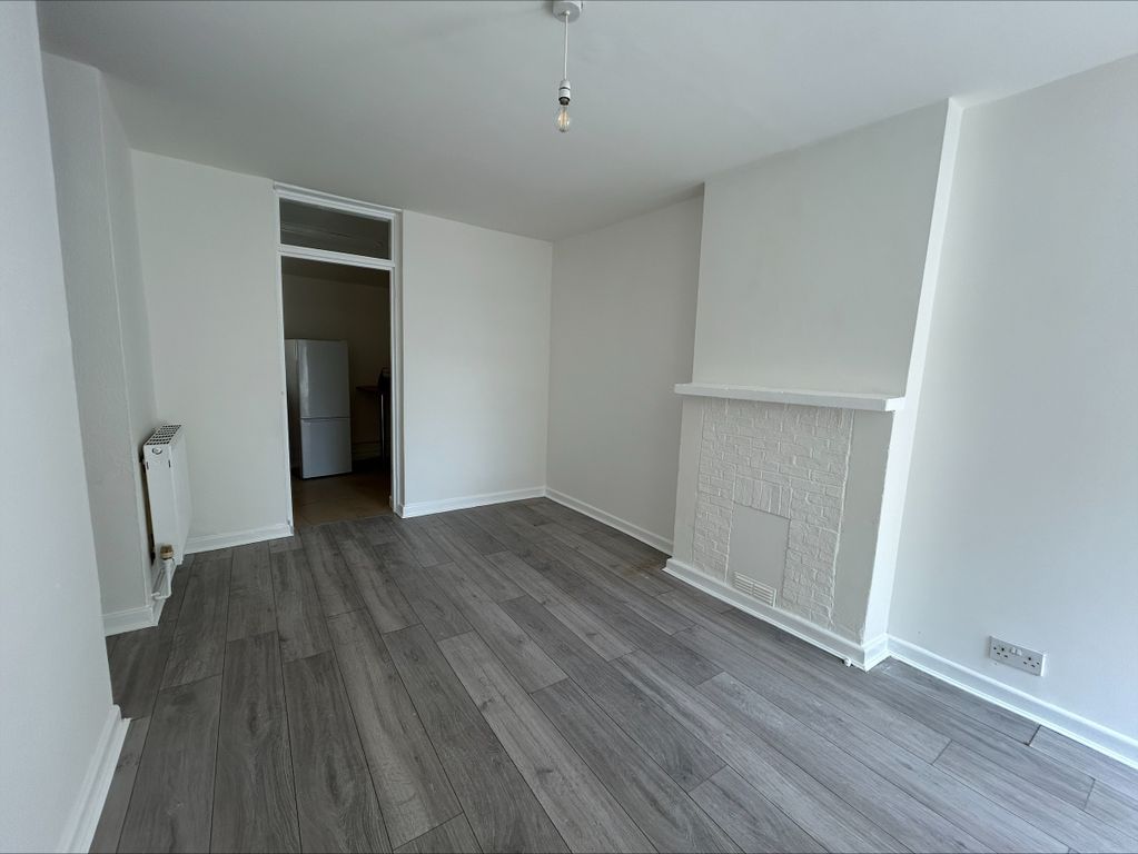 Property photo 2 of 14 Dining Room