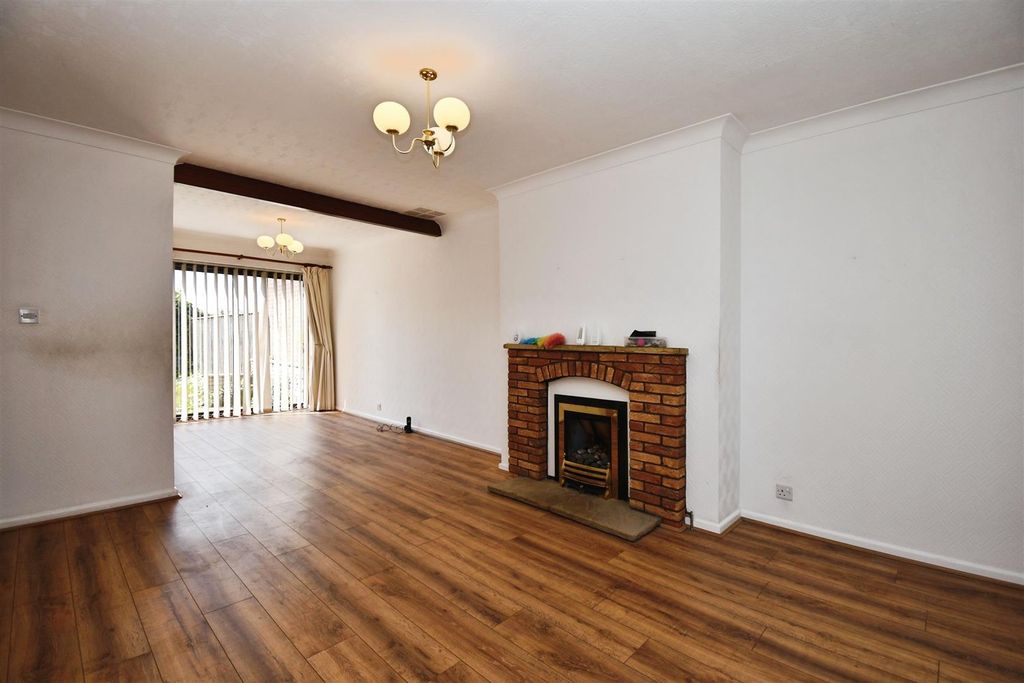 Property photo 2 of 17 Open Plan Lounge / Dining Room