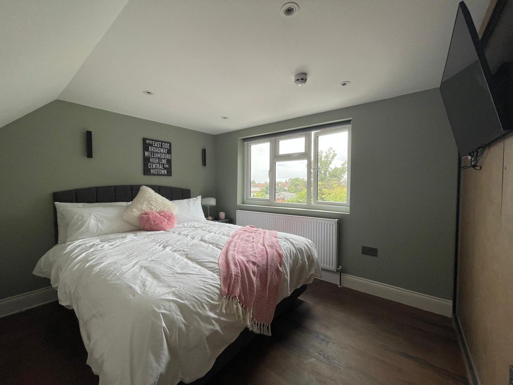 Property photo 1 of 3 Fully Furnished Ensuite Room To Rent | Allendale Avenue, Southall Ub1