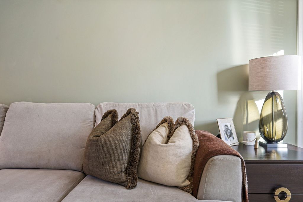 Property photo 3 of 27