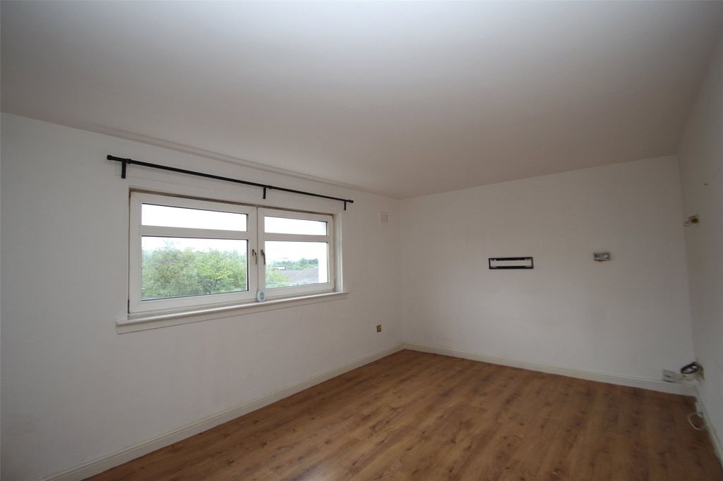 Property photo 2 of 10 Living Room