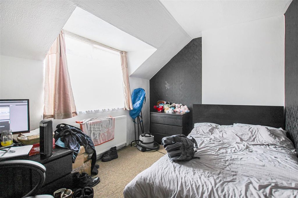 Property photo 2 of 4
