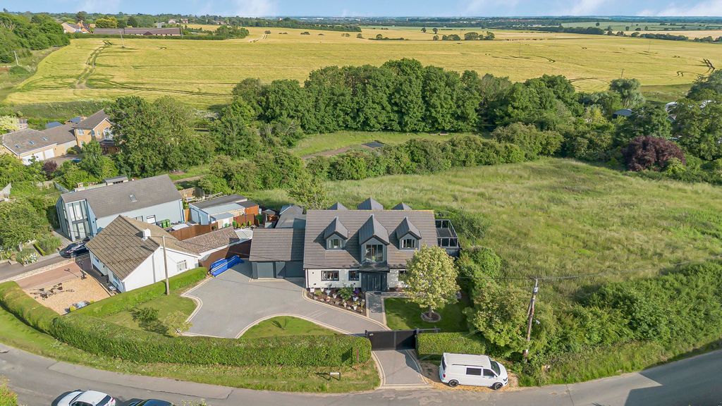 Property photo 1 of 33