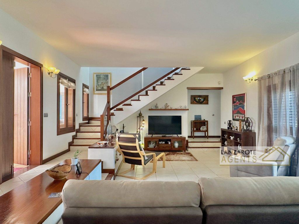 Property photo 2 of 48