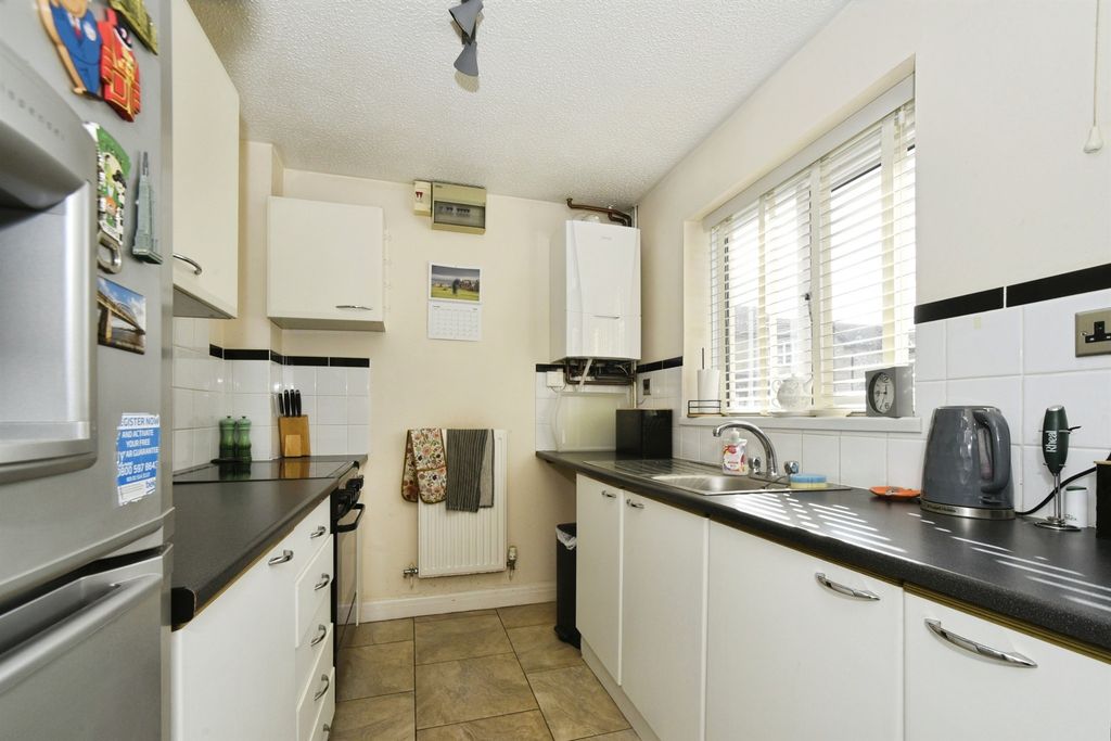 Property photo 3 of 17