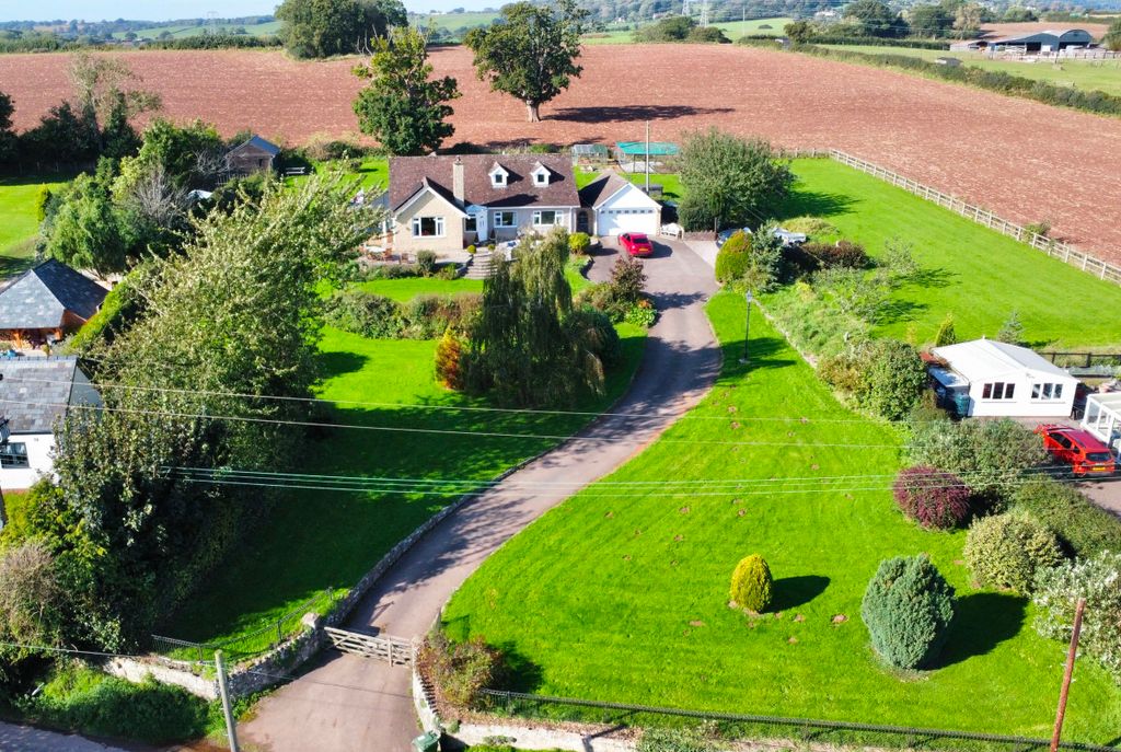 Property photo 1 of 60