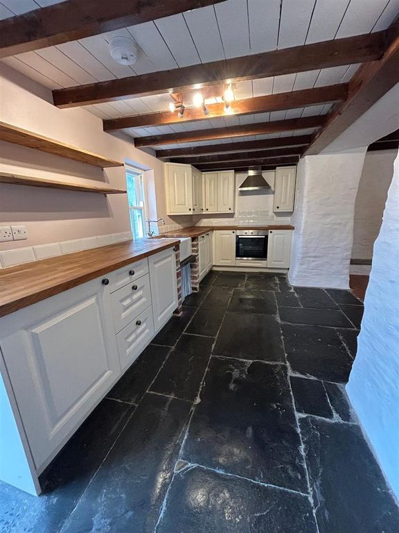 Property photo 2 of 15 9849.Jpg