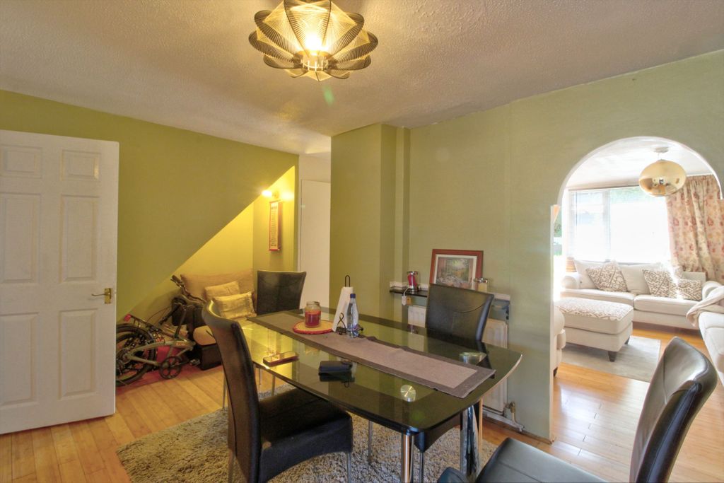 Property photo 3 of 26