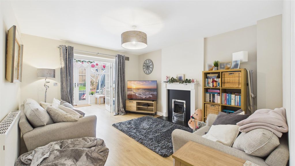 Property photo 2 of 20 Cam05101G0-Pr0088-Still020.Jpg