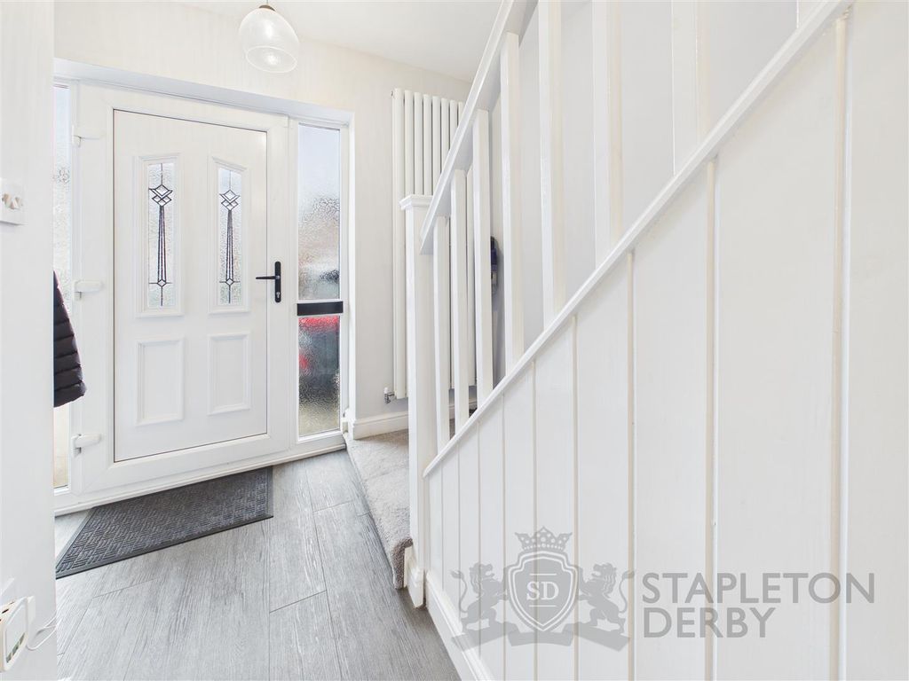 Property photo 3 of 15 Cam04709G0-Pr0330-Still004.Jpg