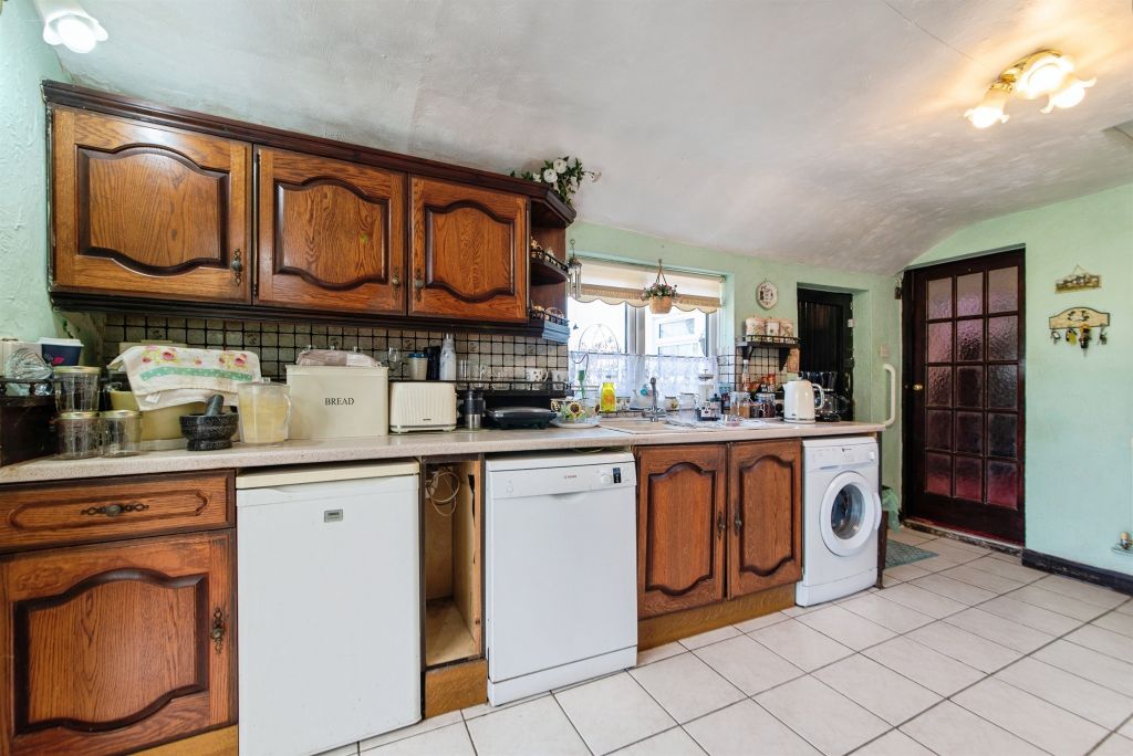 Property photo 3 of 20