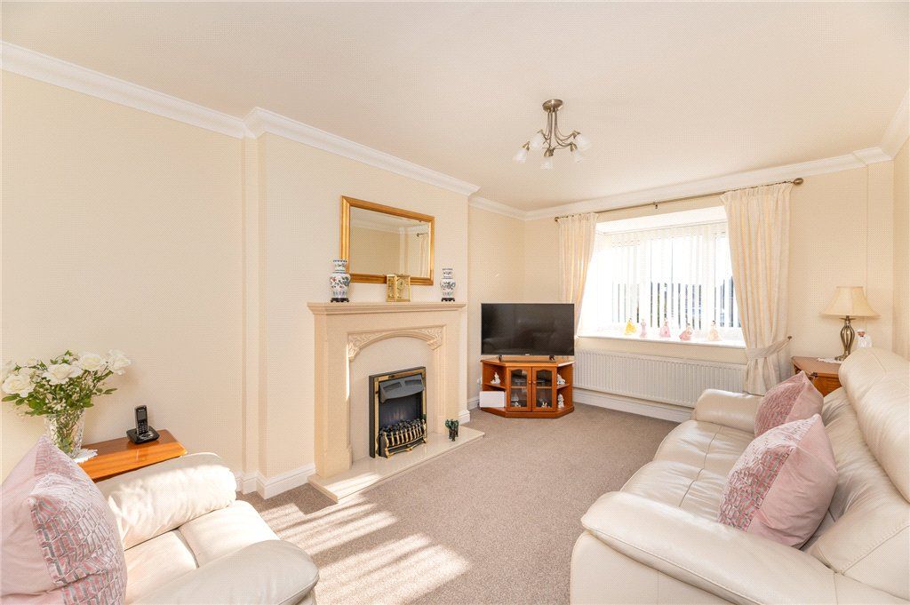 Property photo 2 of 30 Living Room