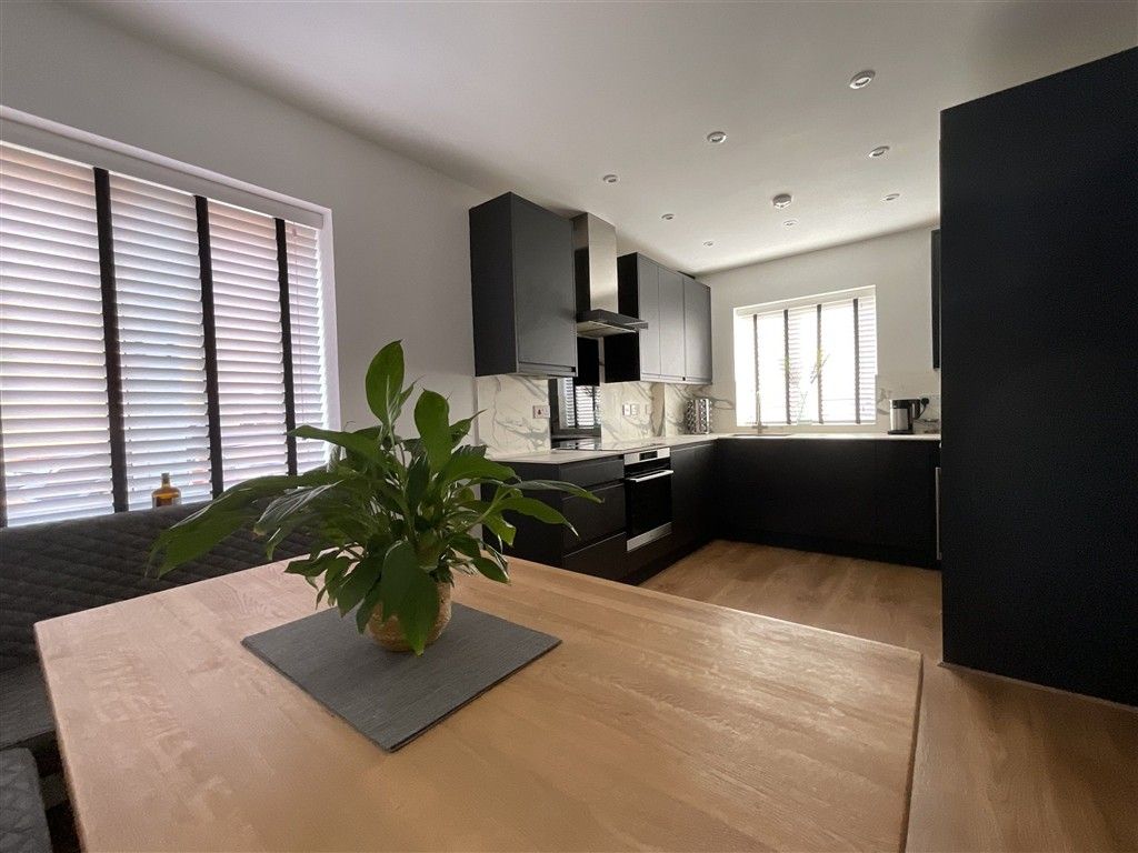 Property photo 3 of 10 Kitchen/Diner/