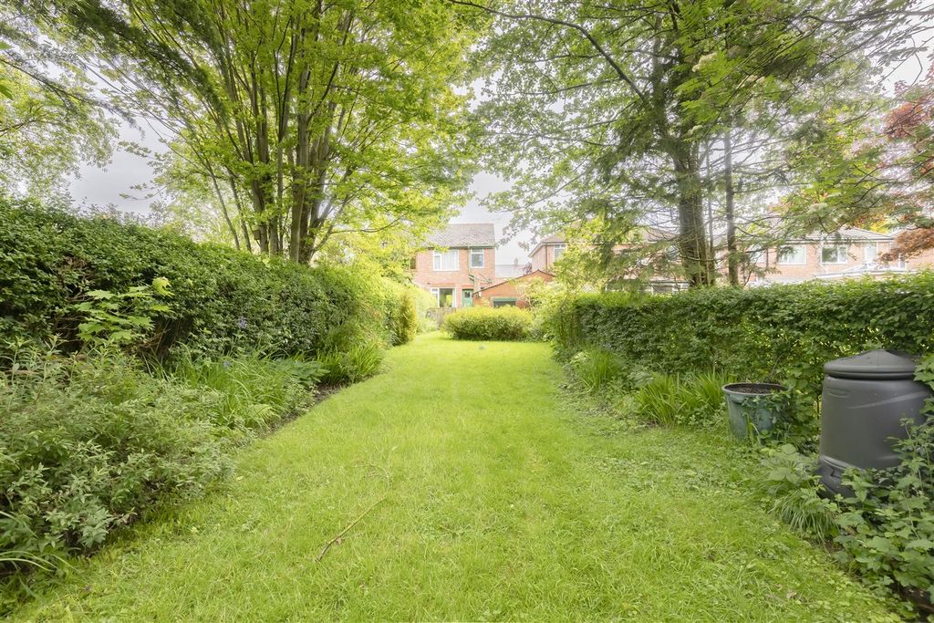 Property photo 2 of 20 Garden