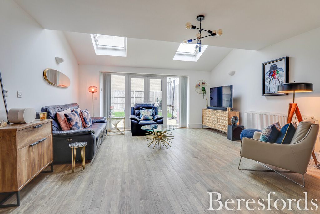 Property photo 3 of 15 Picture No. 10