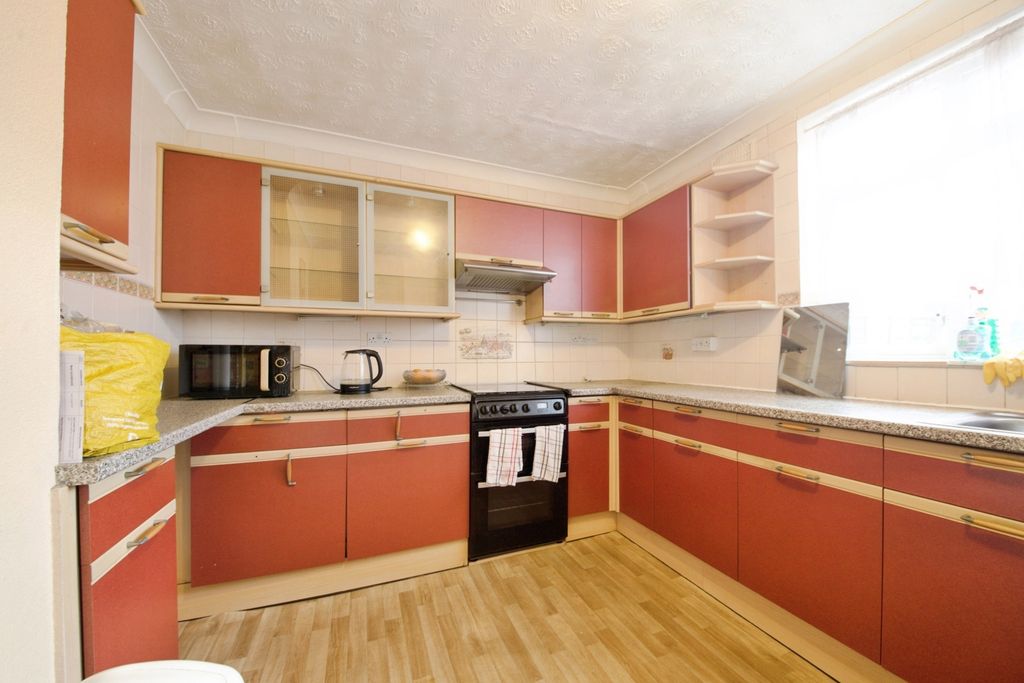 Property photo 3 of 17 Photo