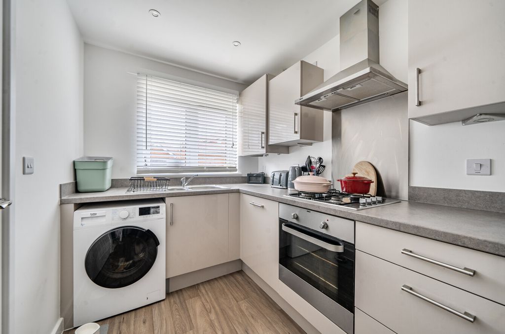 Property photo 2 of 8