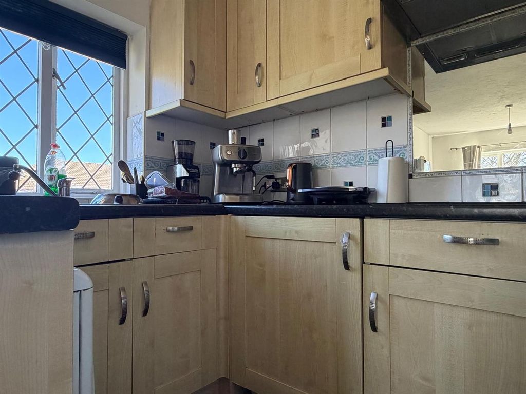 Property photo 3 of 10 5E053c5A-5583-4414-9E24-E7Def220A3Fd.Jpg