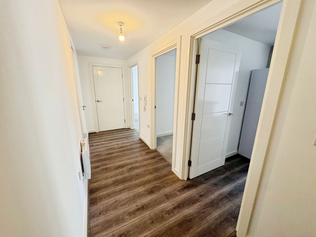 Property photo 2 of 11 Entrance