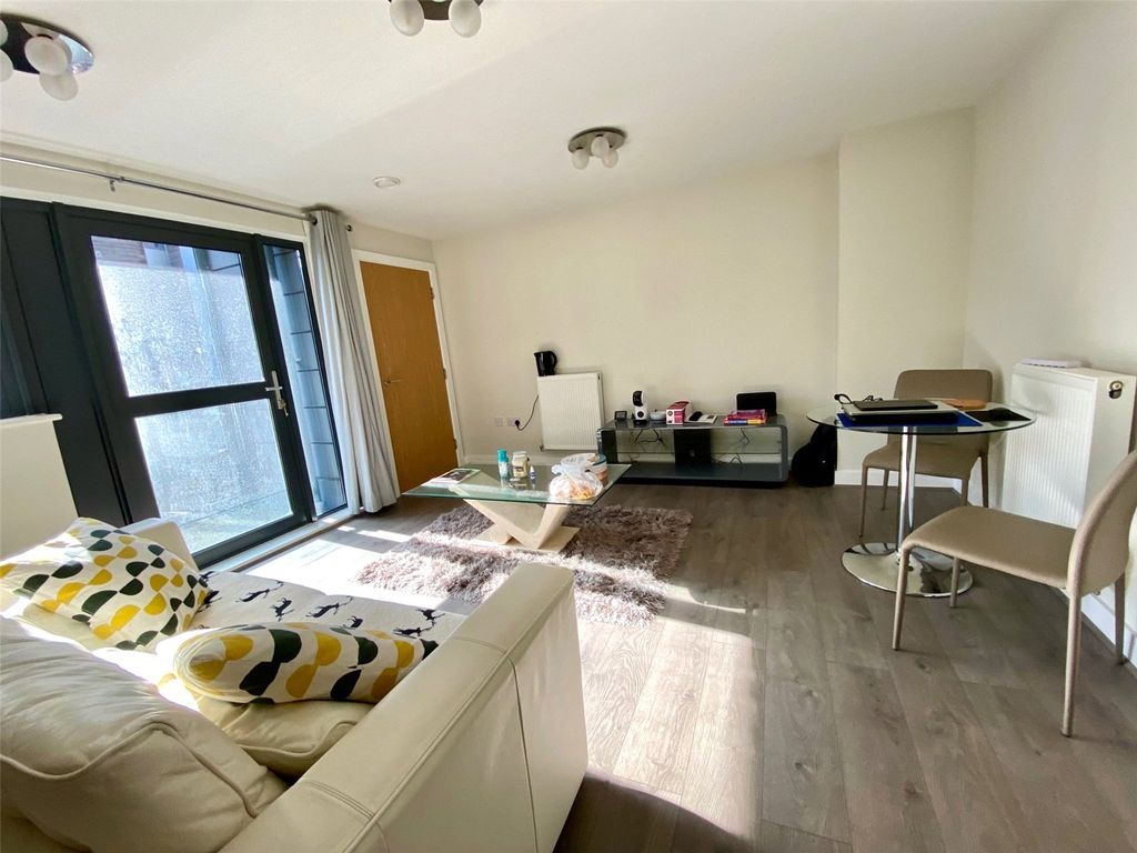 Property photo 2 of 10 Picture No. 04