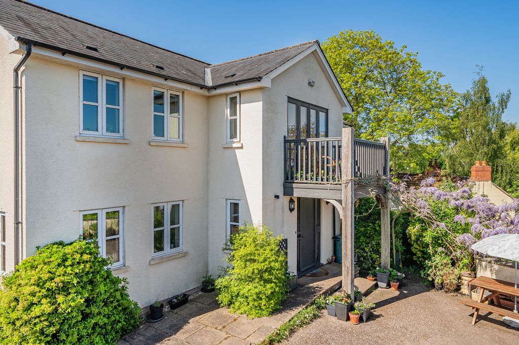 Property photo 1 of 31 Tiverton, Seddons