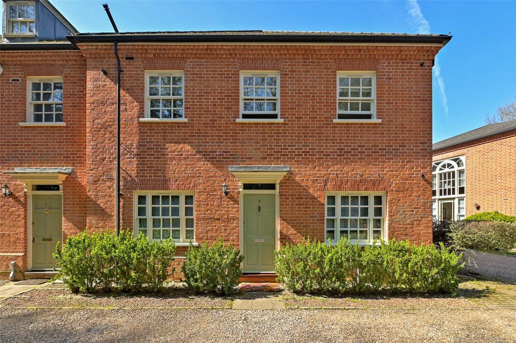 Property photo 1 of 9 Exterior