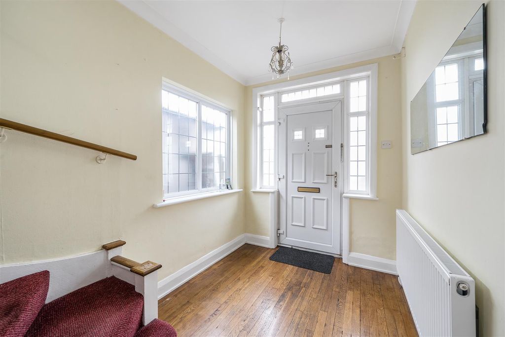 Property photo 2 of 14 Entrance.Jpg