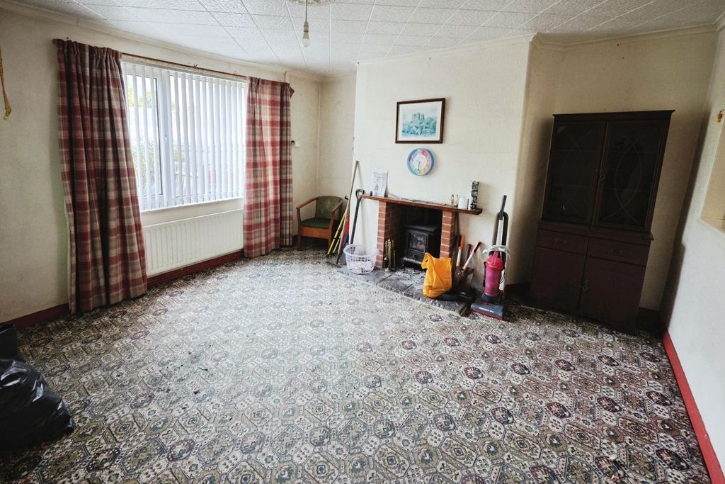 Property photo 3 of 10 Pbox-Img.Jpg
