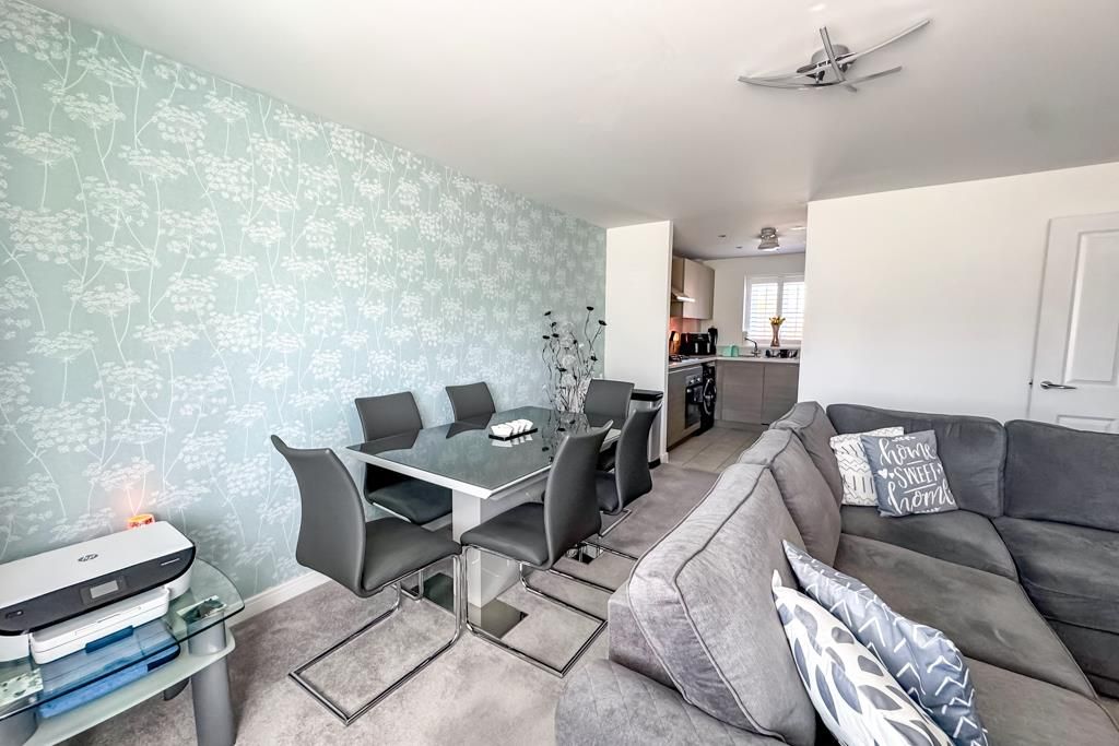 Property photo 3 of 14 Lounge/Diner