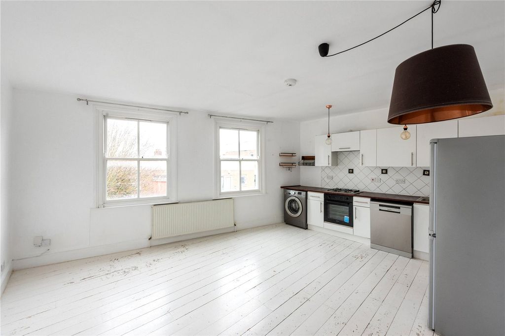 Property photo 2 of 13 Picture No. 10